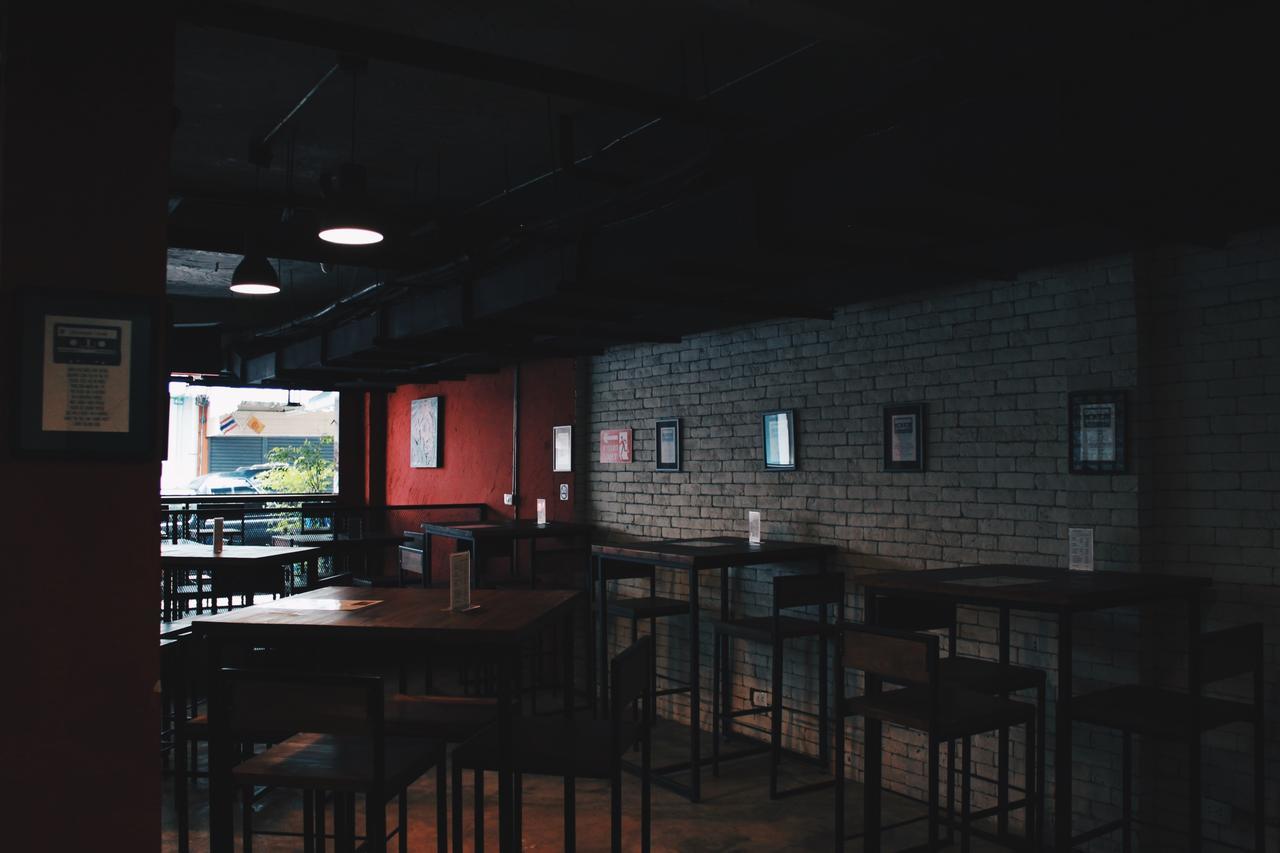 Henry'S Hotel & Gastropub Бангкок Экстерьер фото